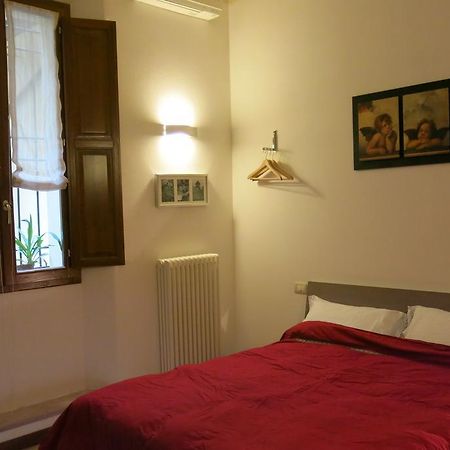 Atelier Della Castellina - Self Check In Apartment Imola Phòng bức ảnh