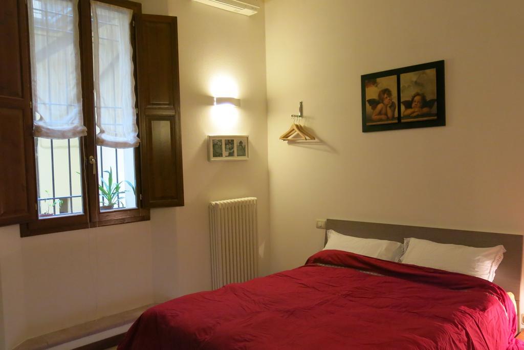 Atelier Della Castellina - Self Check In Apartment Imola Phòng bức ảnh
